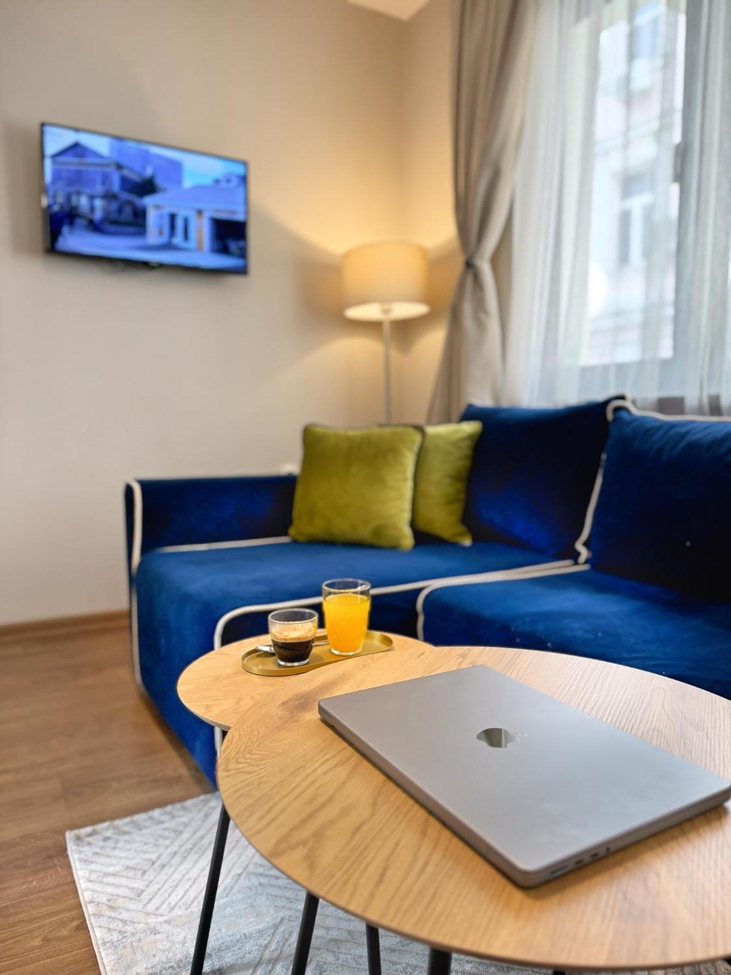 Top Centre Plovdiv Apt. With Parking For 4 Guests Ngoại thất bức ảnh