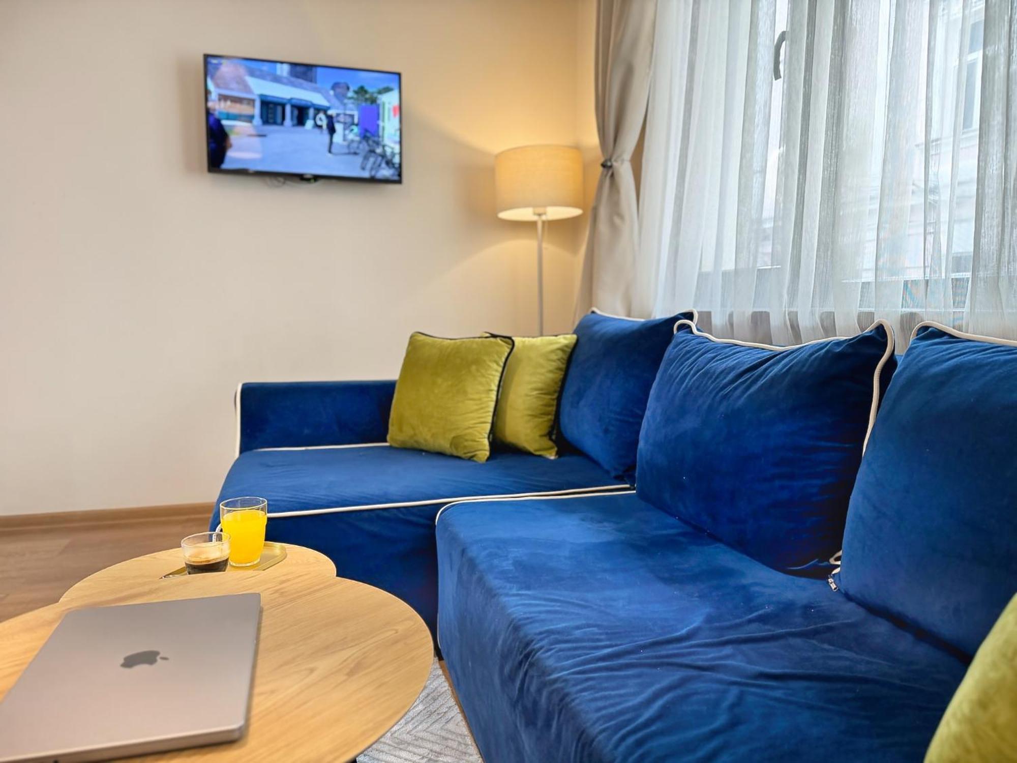 Top Centre Plovdiv Apt. With Parking For 4 Guests Ngoại thất bức ảnh