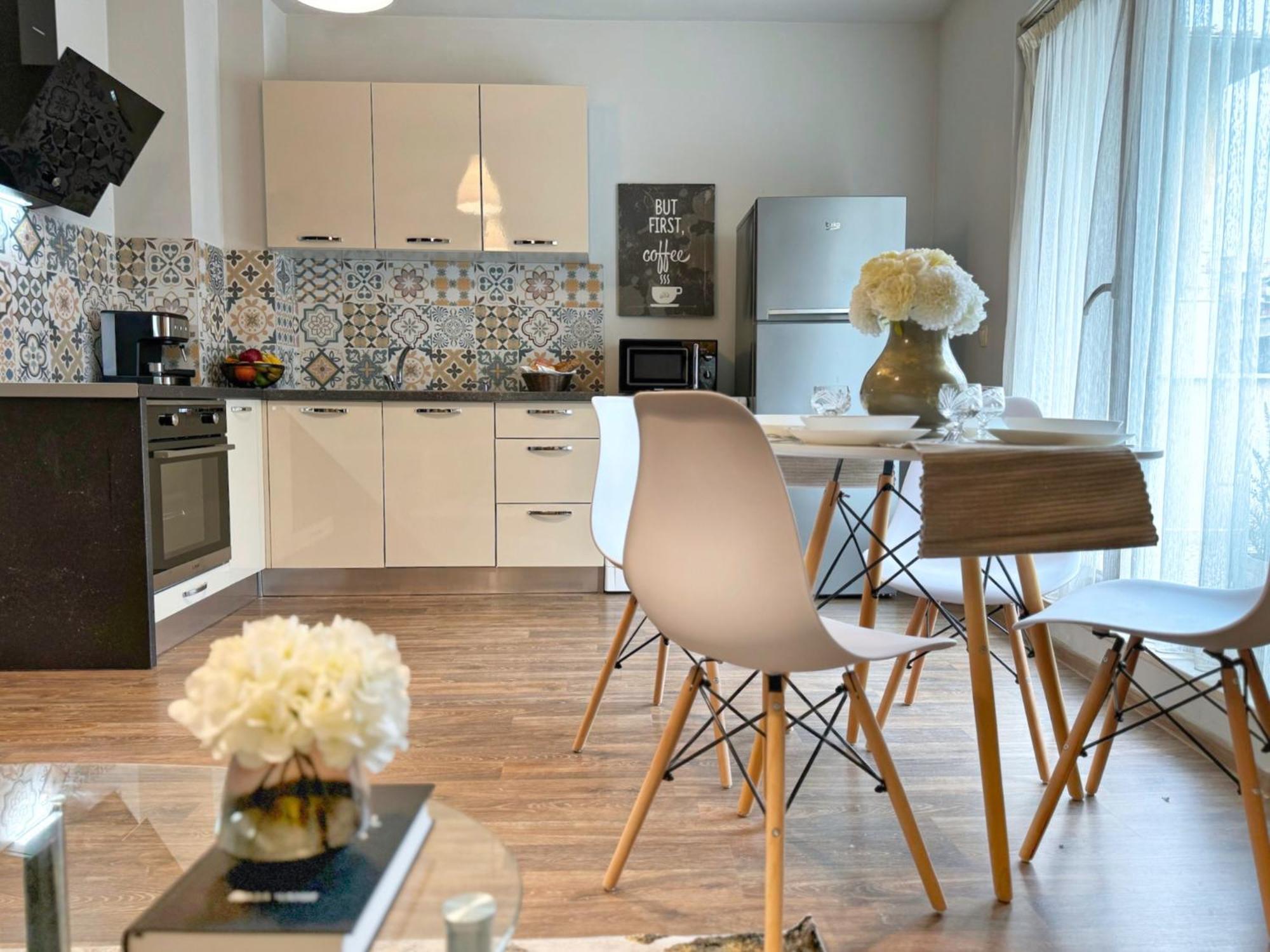Top Centre Plovdiv Apt. With Parking For 4 Guests Ngoại thất bức ảnh