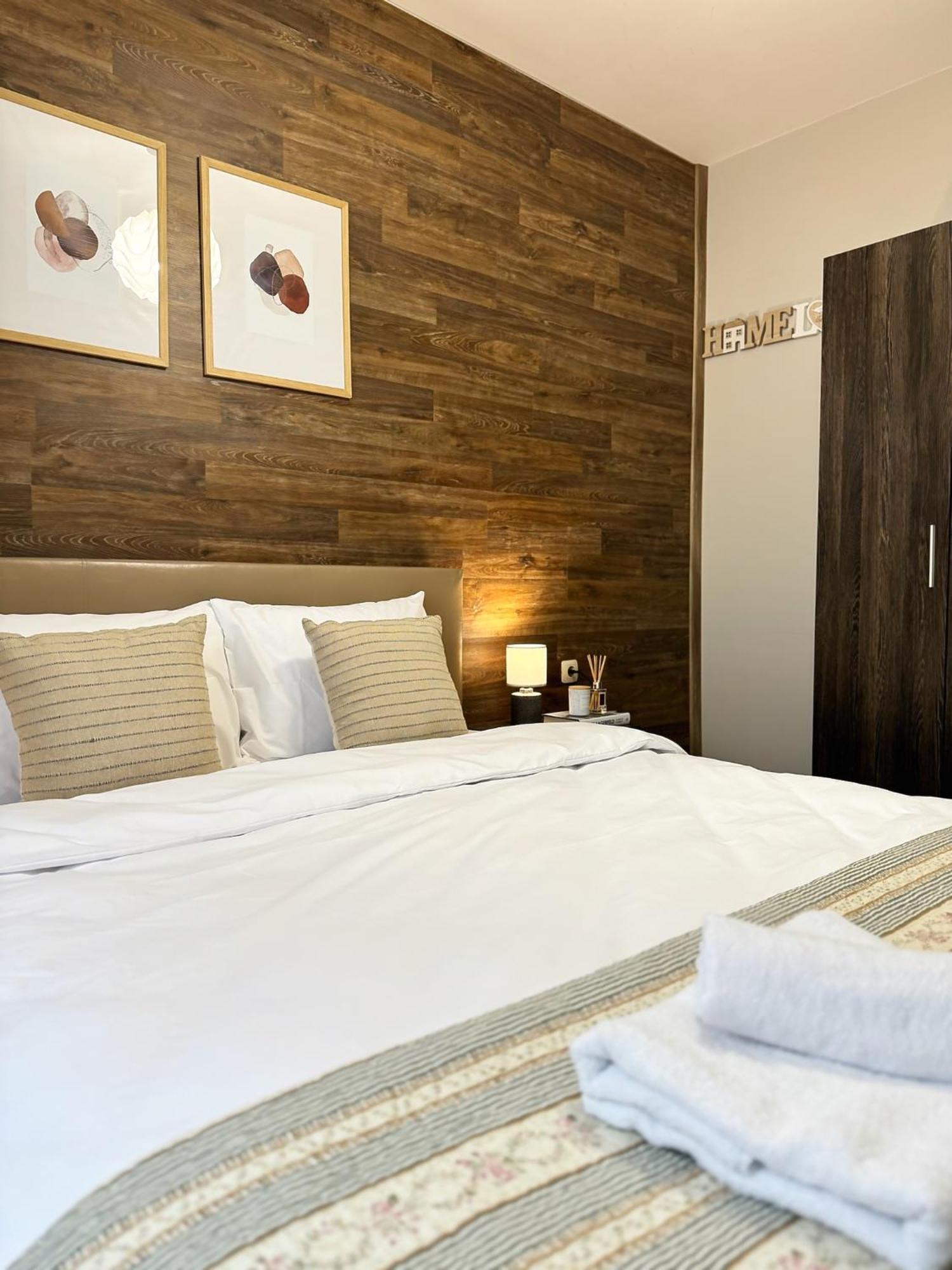 Top Centre Plovdiv Apt. With Parking For 4 Guests Ngoại thất bức ảnh