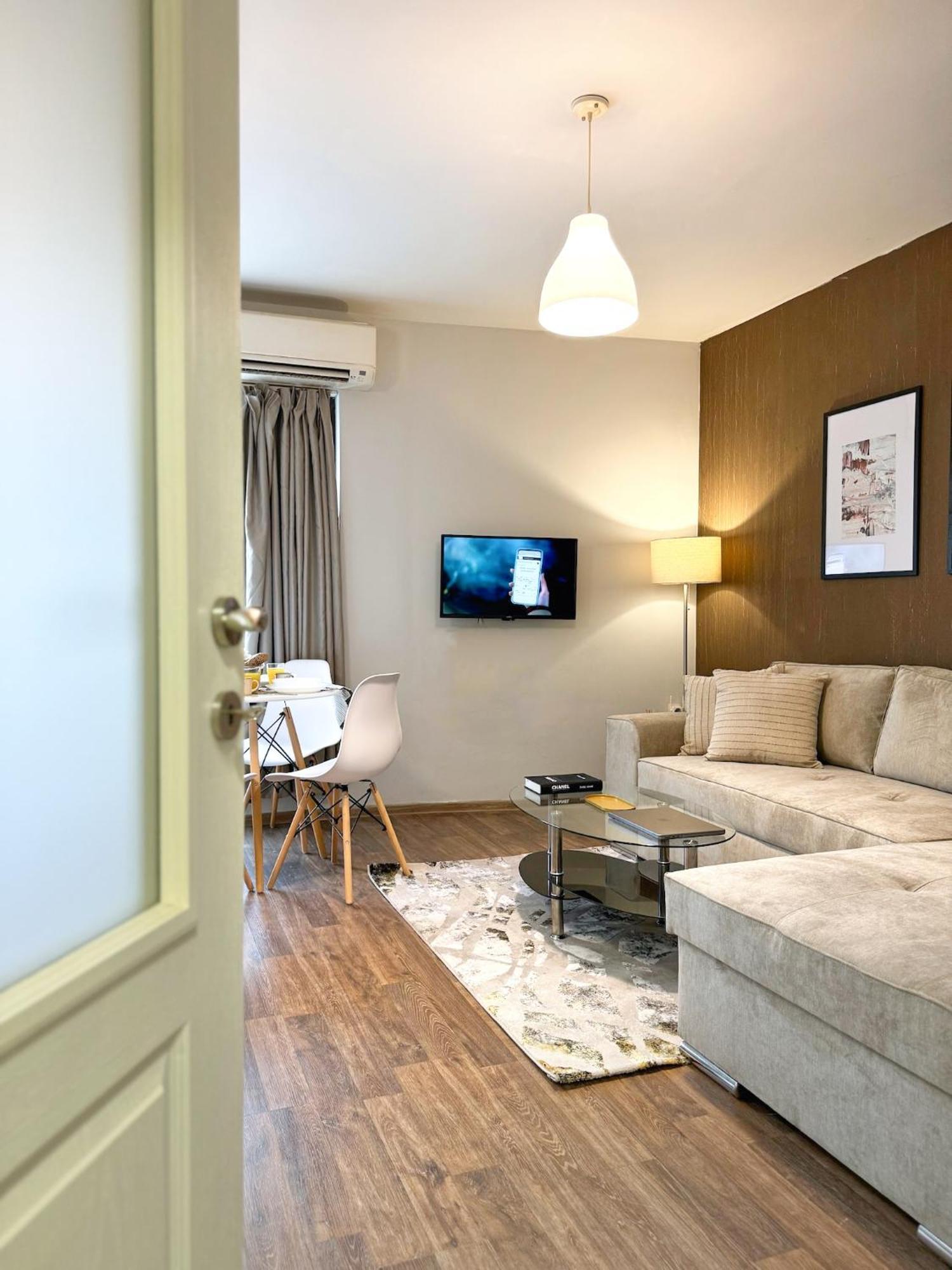 Top Centre Plovdiv Apt. With Parking For 4 Guests Ngoại thất bức ảnh
