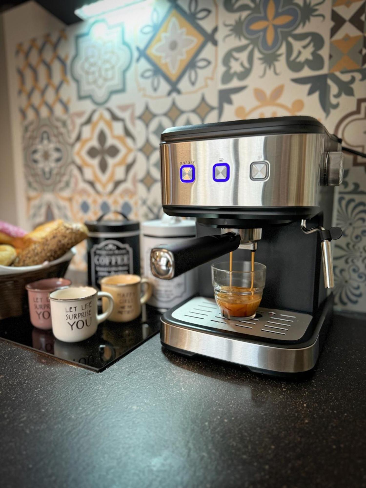 Top Centre Plovdiv Apt. With Parking For 4 Guests Ngoại thất bức ảnh