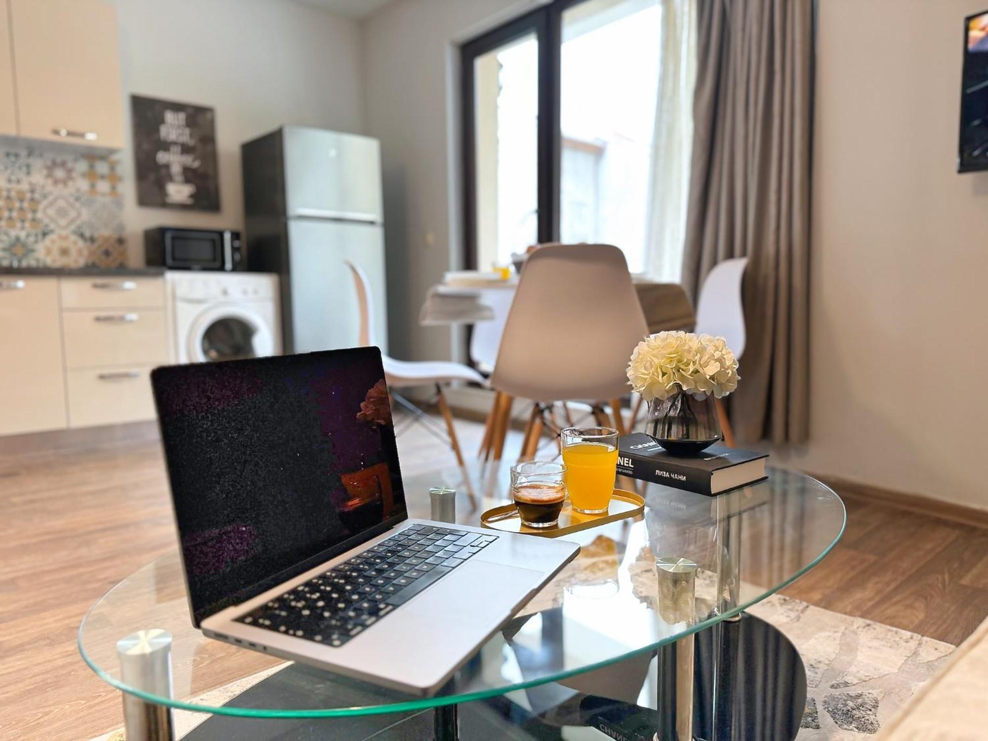 Top Centre Plovdiv Apt. With Parking For 4 Guests Ngoại thất bức ảnh